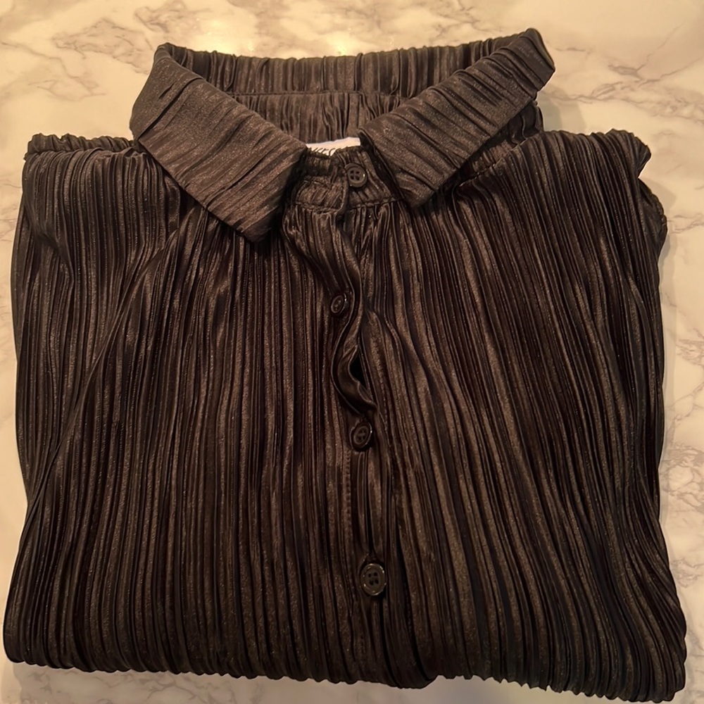 Princess Polly button down shirt. Great condition.